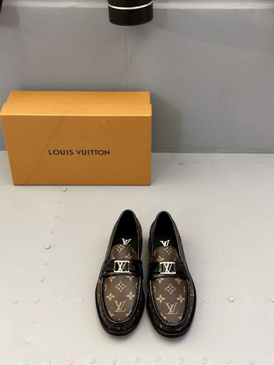 Picture of Louis Vuitton Shoes _SKULVsz39-44hnq090914801